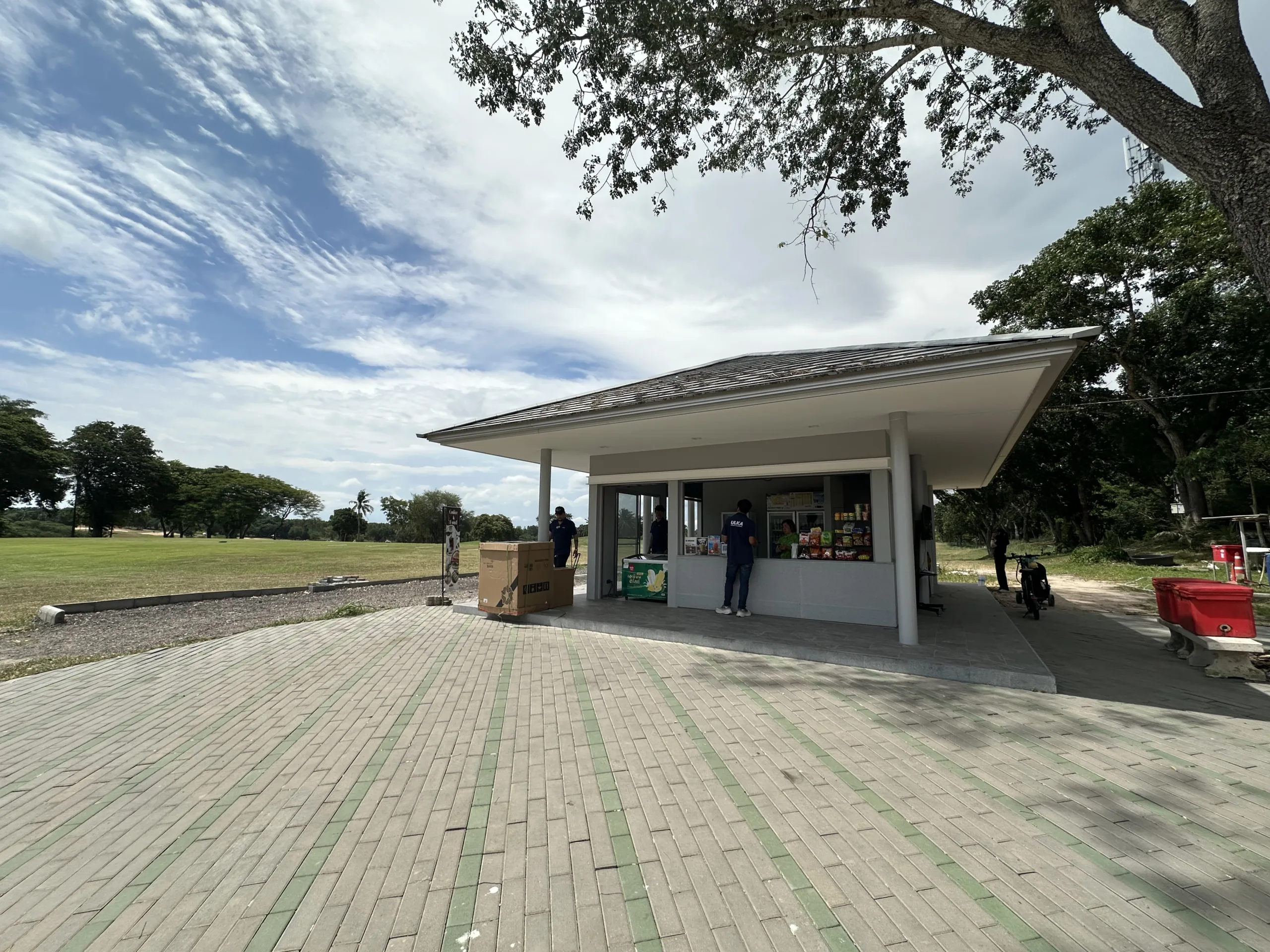 ice maker golf course installation สำหรับพื้นที่โดยรอบจุดบริการของ Greenwood Golf Club ชลบุรี
