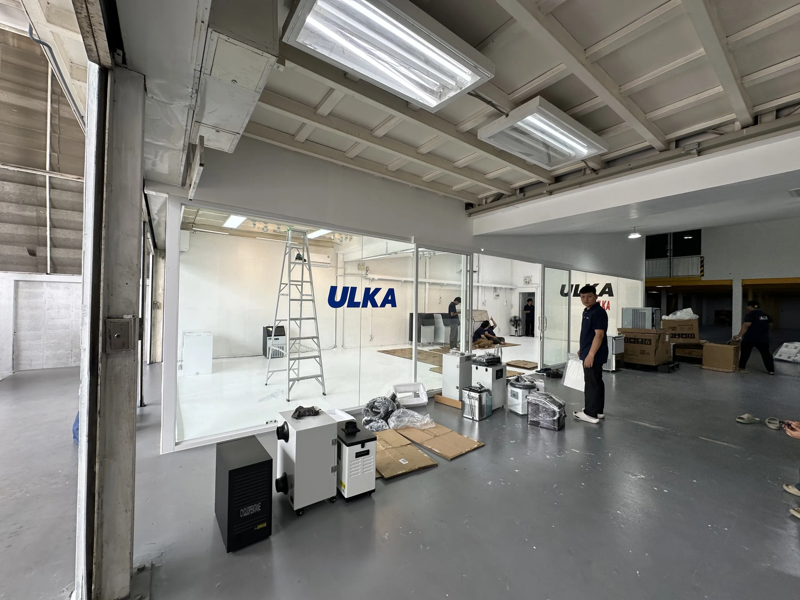 มุมจัดแสดงอุปกรณ์และเครื่องมือของ ULKA