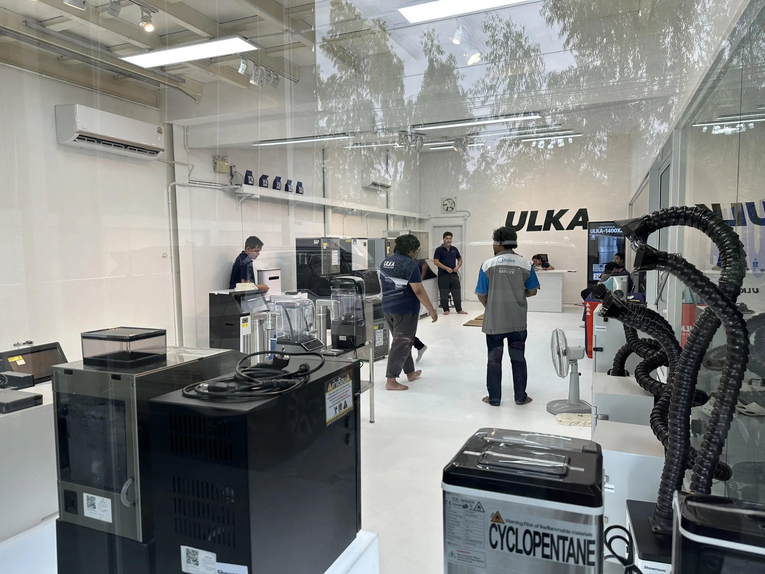 บรรยากาศการเตรียมงานของทีม ULKA
