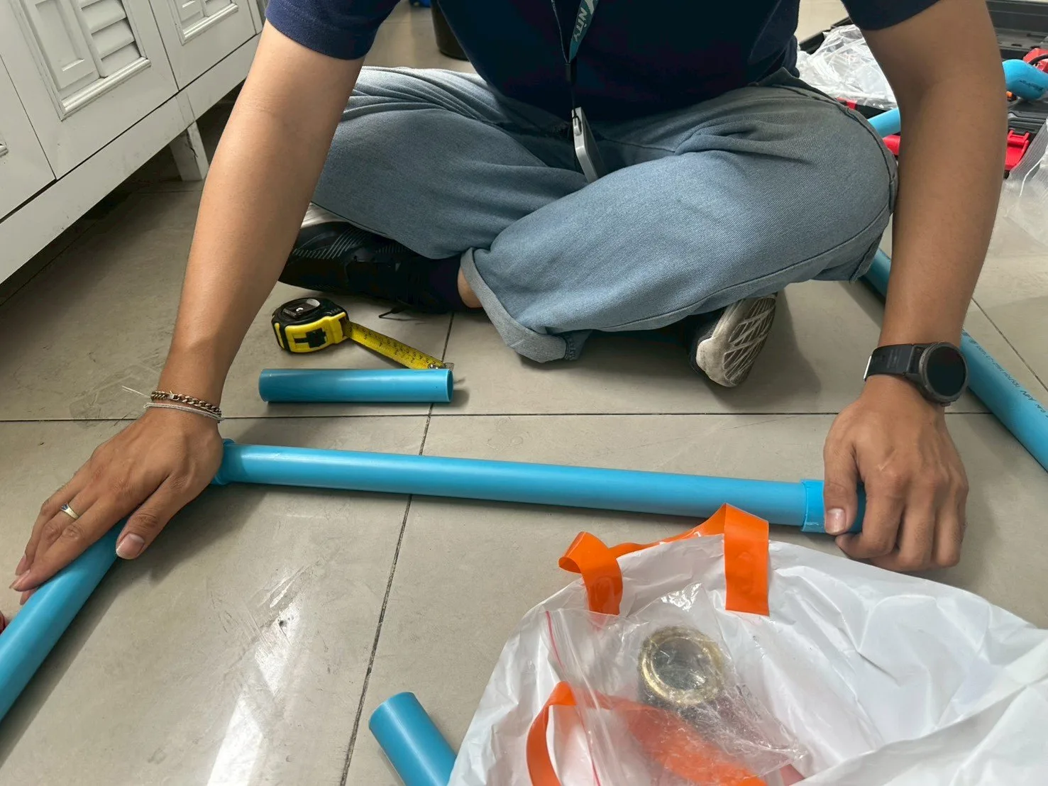 บริษัท เอเชีย แปซิฟิค เซรามิค แมททีเรียล จำกัด: ช่างประกอบแนวท่อที่หน้างาน