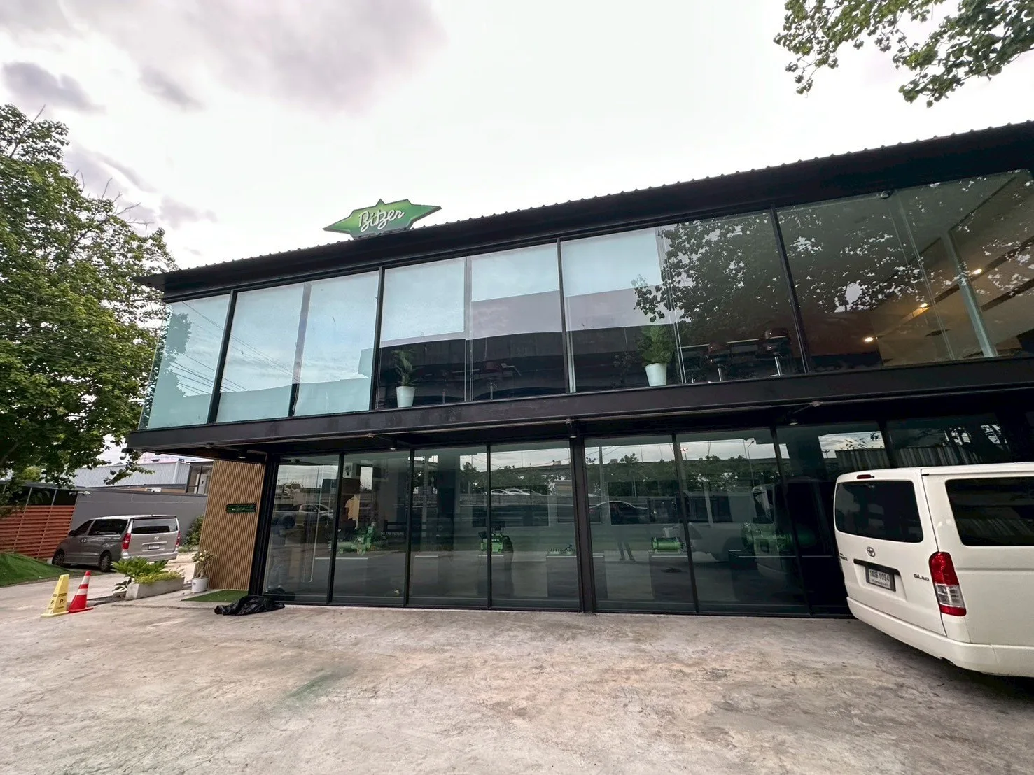Bitzer Refrigeration: อาคาร Bitzer ที่เข้าติดตั้ง
