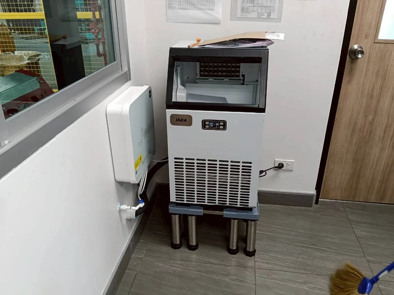 Toshiba สาขาบางปะกง: เครื่องและชุดกรองน้ำในพื้นที่ใช้งาน