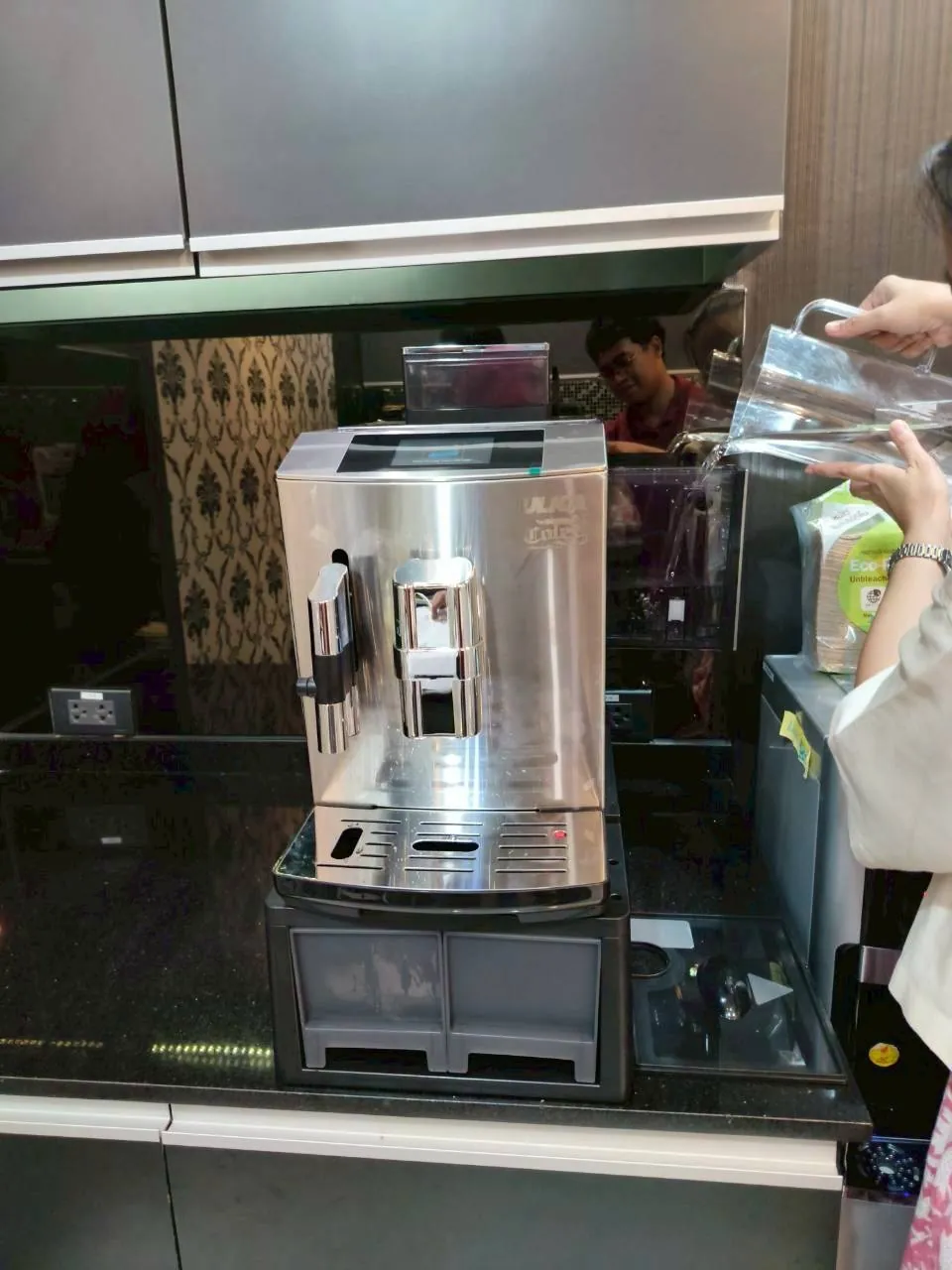 เครื่องชงกาแฟ รุ่น S72COM ที่ องค์กรความร่วมมือระหว่างประเทศของเยอรมัน GIZ