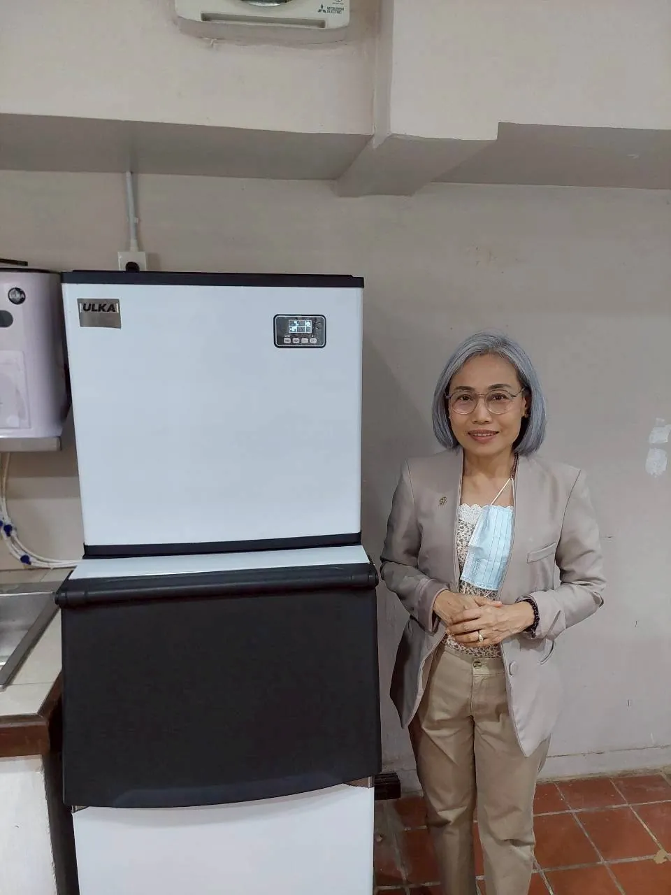 เครื่องทำน้ำแข็ง รุ่น 220F ที่ บริษัท จีเคบี แอสเซทส์ จำกัด ภาพหน้างาน 5