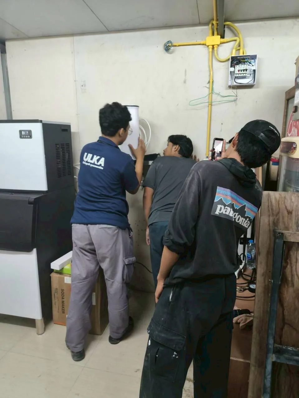 เครื่องทำน้ำแข็ง รุ่น 220F ที่ ตลาดหน้าสื่อ Halal View ภาพหน้างาน 4