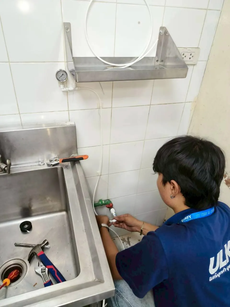เครื่องทำน้ำแข็ง รุ่น 45M ที่ House of clean food — Grab kitchen วิภาวดี ภาพหน้างาน 4