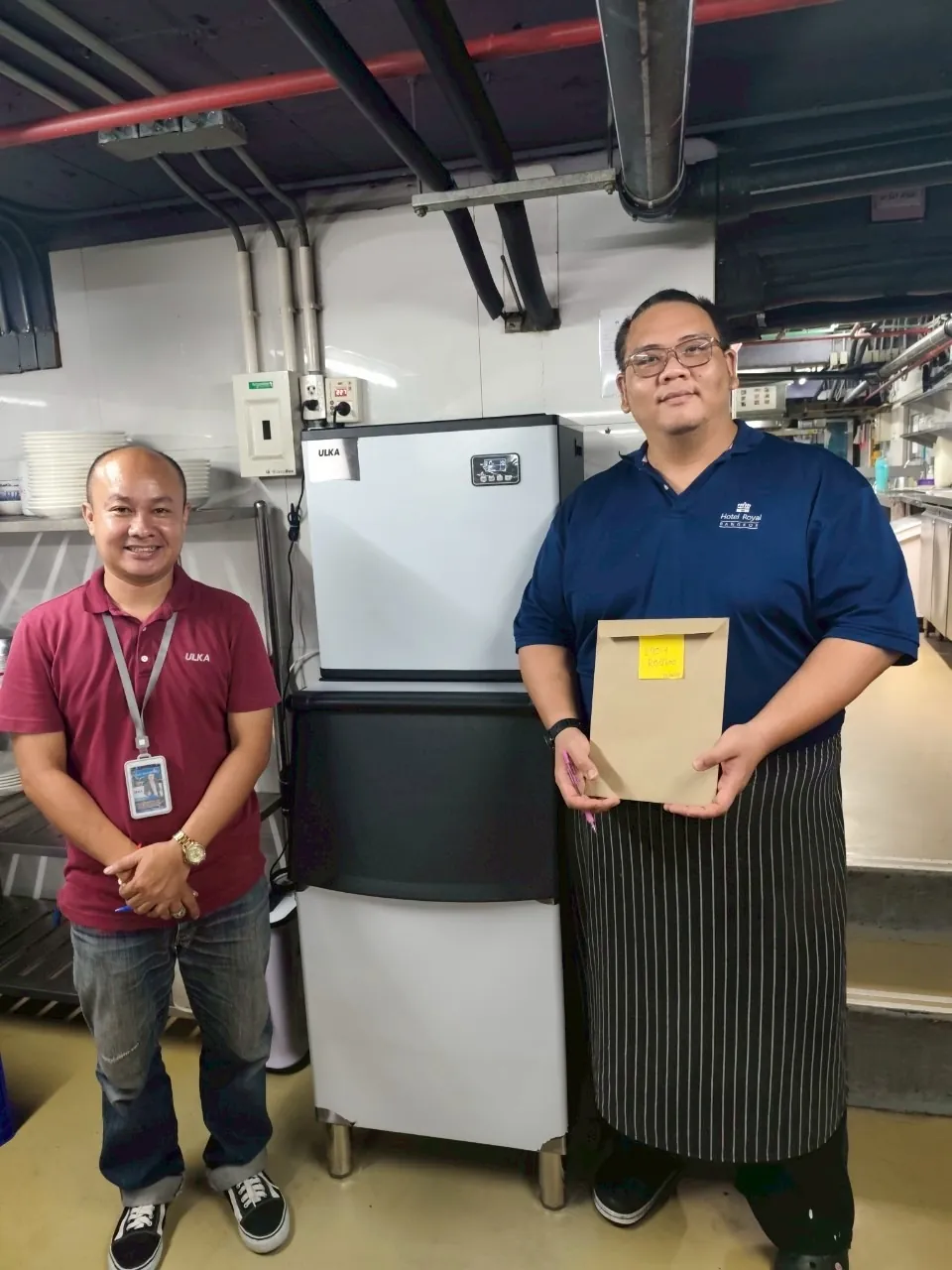 เครื่องทำน้ำแข็ง รุ่น 220F ที่ บริษัท โฮเทล รอยัล บางกอก (ไทยแลนด์) จำกัด