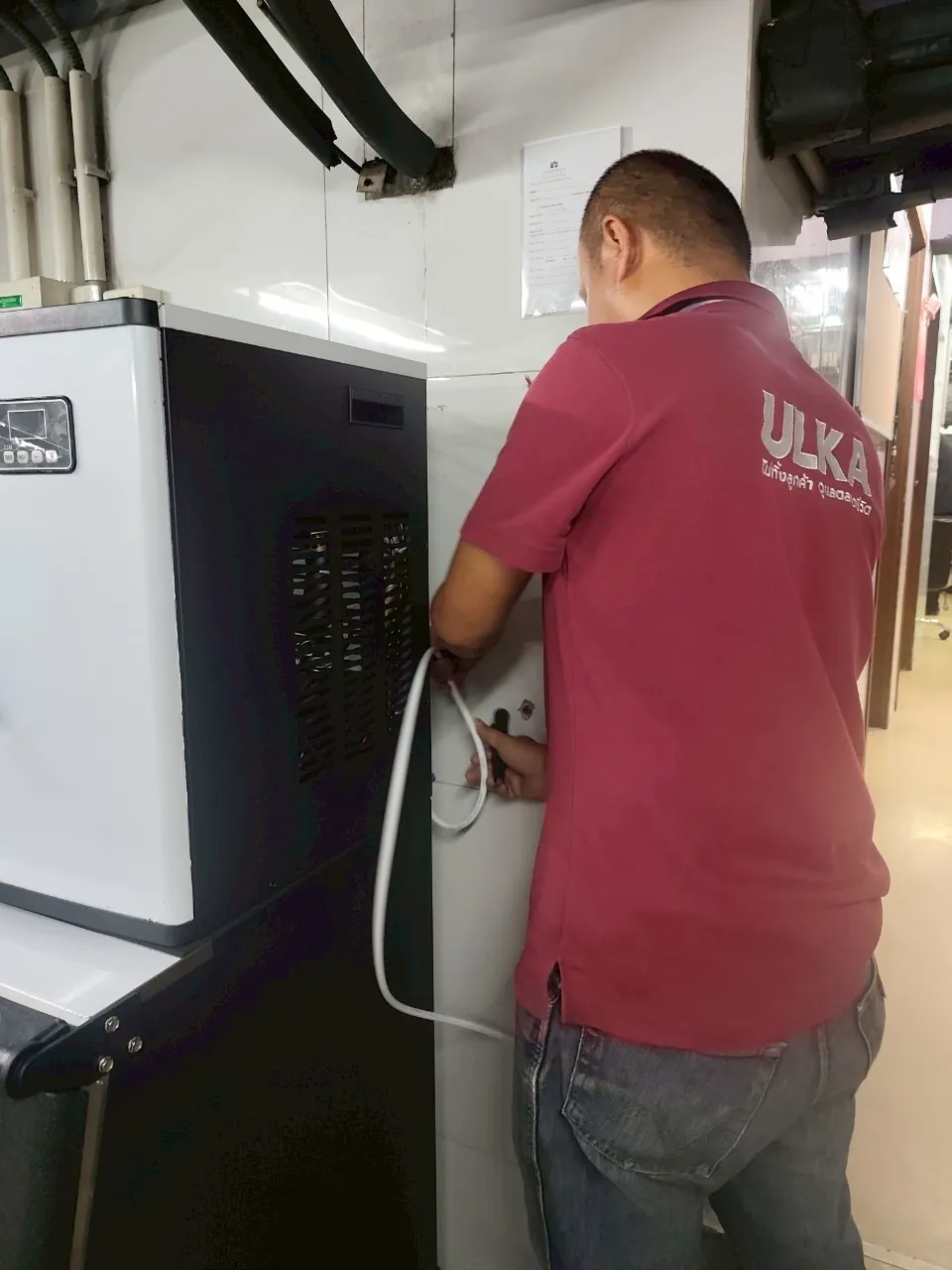 เครื่องทำน้ำแข็ง รุ่น 220F ที่ บริษัท โฮเทล รอยัล บางกอก (ไทยแลนด์) จำกัด ภาพหน้างาน 3