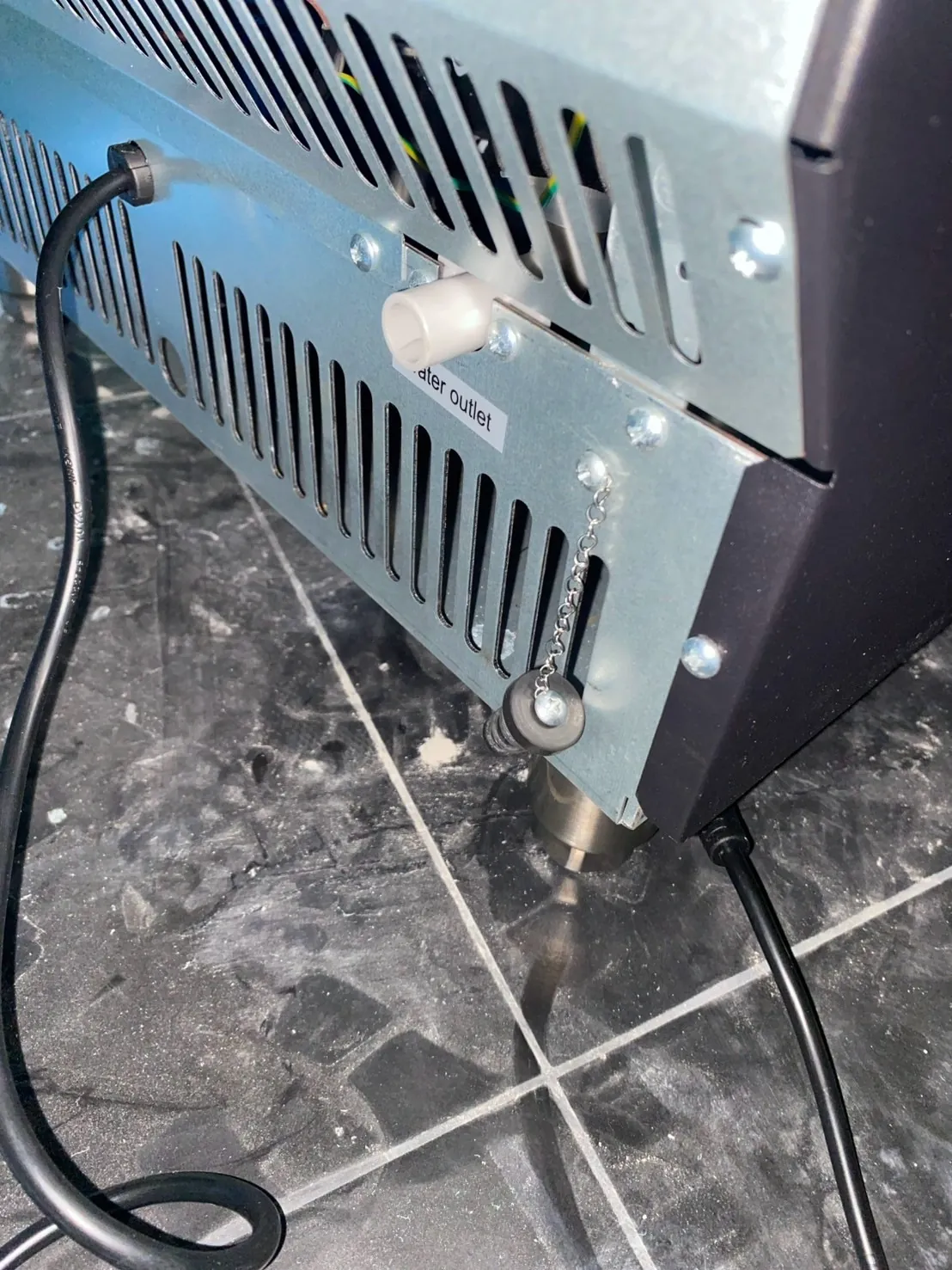 เครื่องทำน้ำแข็งและระบบกรองน้ำ รุ่น 120F+RO A4 ที่ บริษัท อรรถเกษม จำกัด ภาพหน้างาน 1