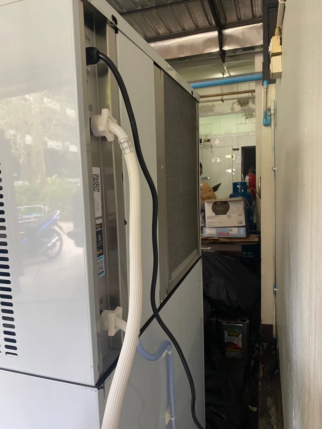 เครื่องทำน้ำแข็ง รุ่น 700-XJ+45F ที่ เคซี แกรนด์ รีสอร์ท แอนด์ สปา ภาพหน้างาน 1