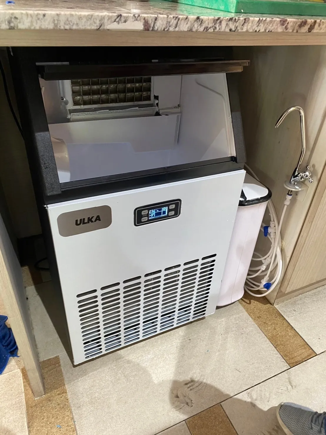 เครื่องทำน้ำแข็ง รุ่น 700-XJ+45F ที่ เคซี แกรนด์ รีสอร์ท แอนด์ สปา