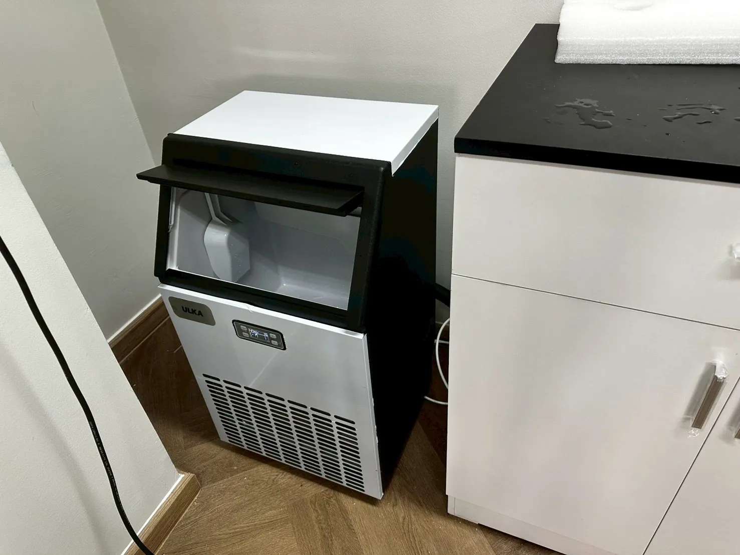 เครื่องทำน้ำแข็งและเครื่องชงกาแฟ รุ่น 120F+S9COM ที่ Tiny roots garden ภาพหน้างาน 3