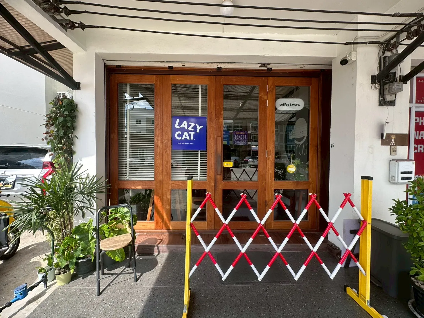 เครื่องทำน้ำแข็ง รุ่น 45M+U5 ที่ Lazy Cat อยุธยา ภาพหน้างาน 1