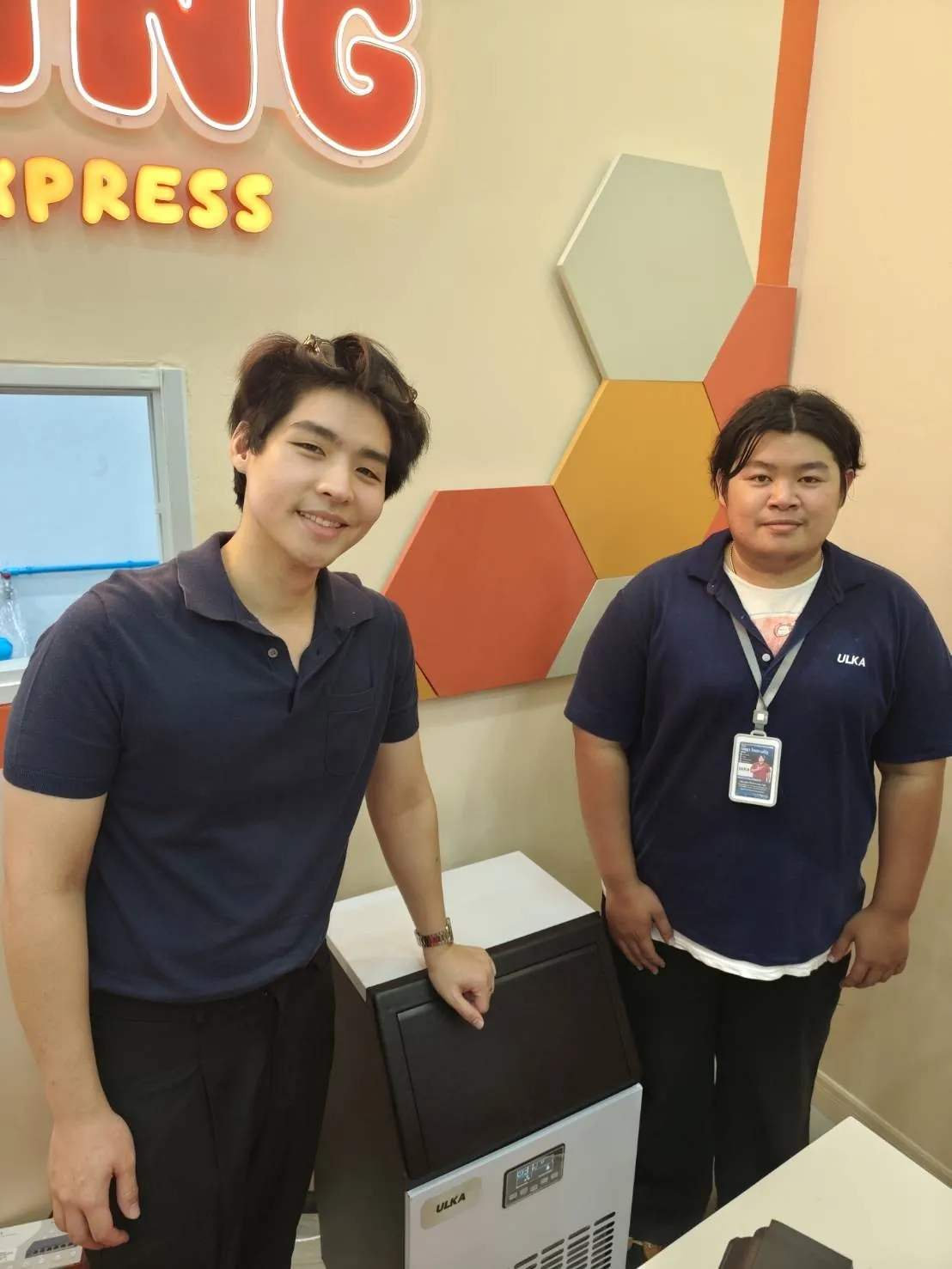 เครื่องทำน้ำแข็ง รุ่น 45M ที่ Friends home cafe ภาพหน้างาน 2