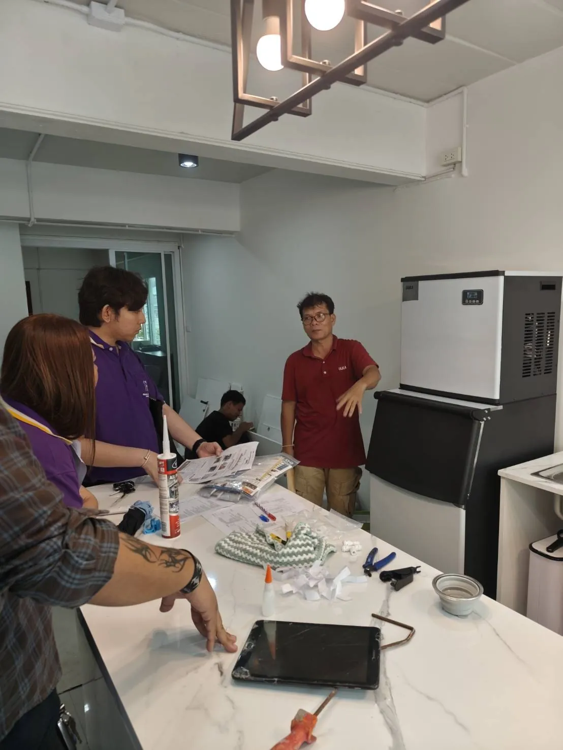 เครื่องทำน้ำแข็ง รุ่น 350F ที่ บริษัท เพกาซัส เออีซี จำกัด ภาพหน้างาน 3