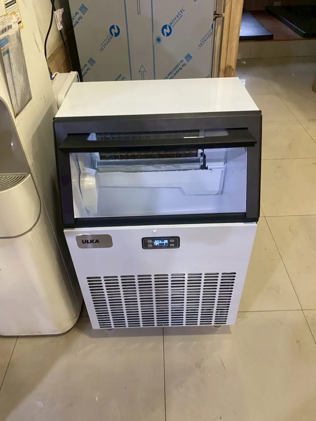 เครื่องทำน้ำแข็ง รุ่น 120F ที่ SHIN STEEL THAILAND