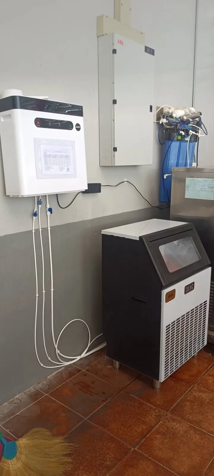 เครื่องทำน้ำแข็ง รุ่น 120F ที่ บริษัท ซิลเวอร์ 929 จำกัด