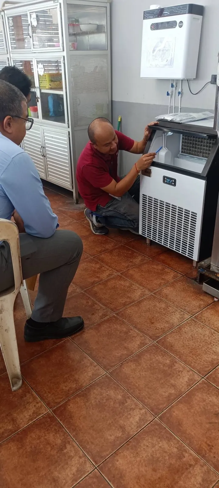 เครื่องทำน้ำแข็ง รุ่น 120F ที่ บริษัท ซิลเวอร์ 929 จำกัด ภาพหน้างาน 2