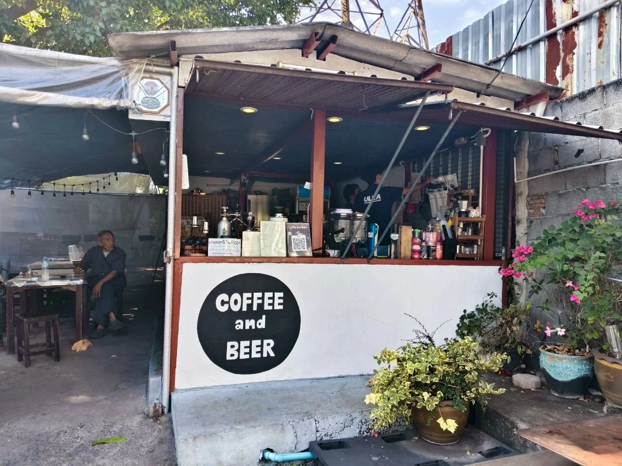 Coffee and Beer — ภาพหน้างานติดตั้งเครื่องทำน้ำแข็ง 1