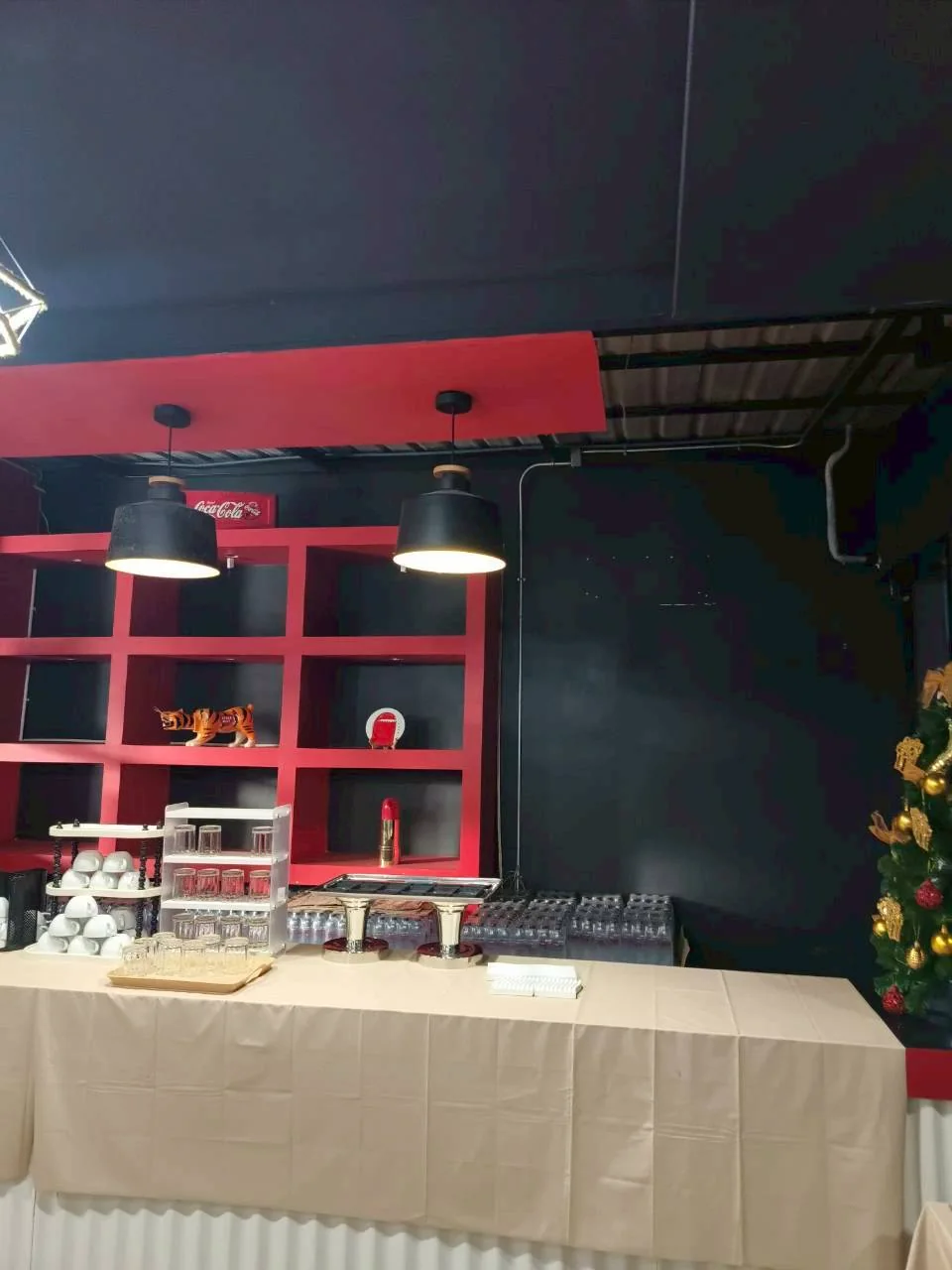 โรงแรม พีพี แอด โฮเทล — ภาพหน้างานติดตั้งเครื่องทำน้ำแข็ง 2