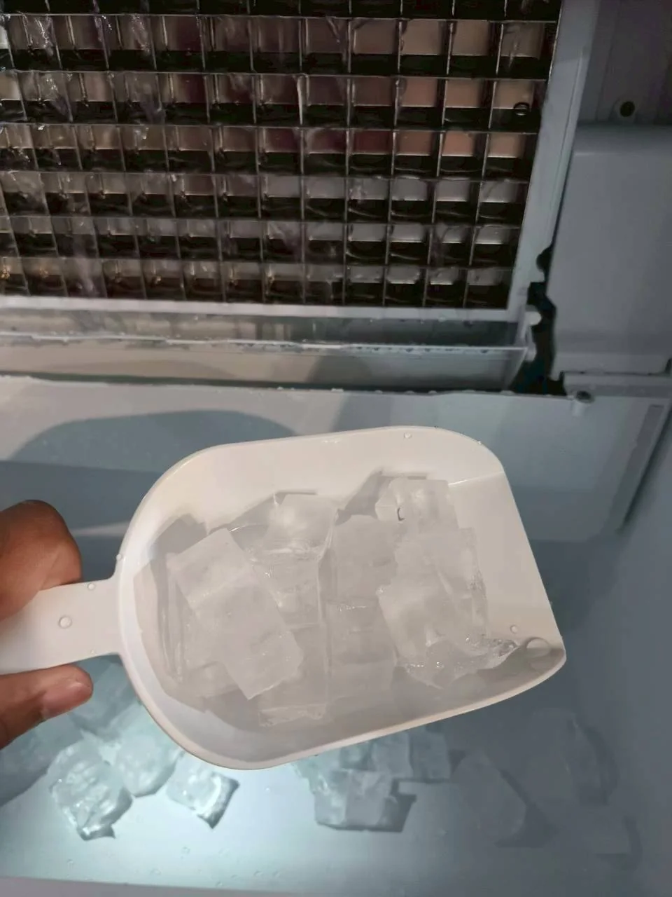 ร้านแสงออกปาก — ภาพหน้างานติดตั้งเครื่องทำน้ำแข็ง 7