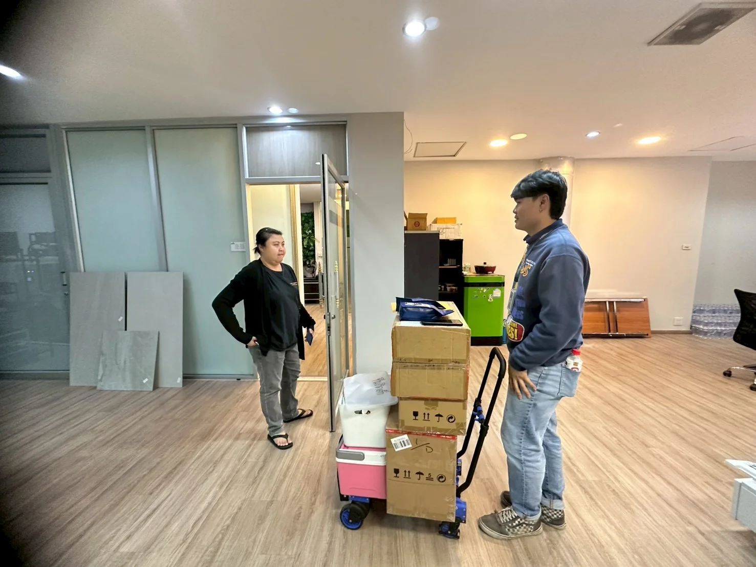 บริษัท สหคิม มอเตอร์ จำกัด — ภาพหน้างานติดตั้งเครื่องชงกาแฟและเครื่องปั่น 5